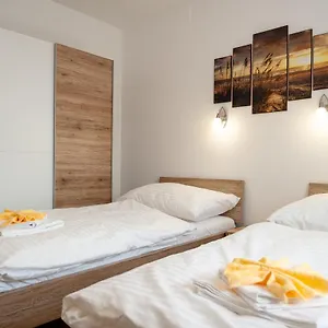 vivien-szll.szeged-hotels.com/