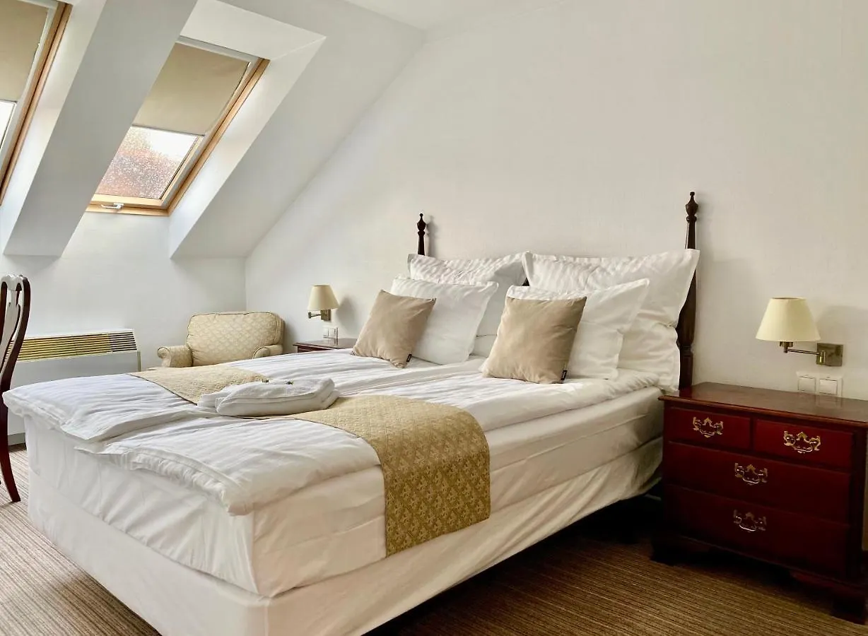 Opera16 Guestrooms Budapest 0*,  Ungheria