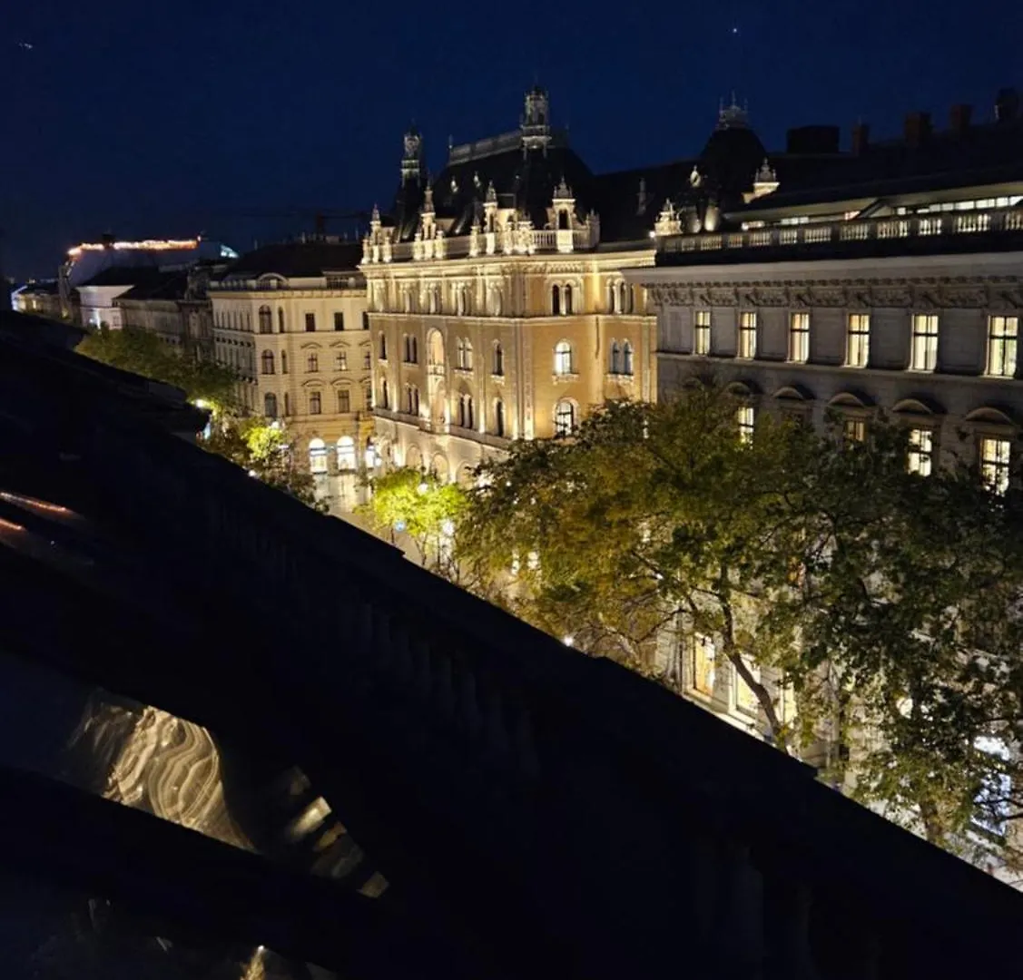 Opera16 Guestrooms Budapest Ungheria