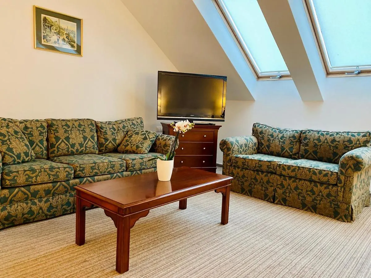 Opera16 Guestrooms Будапешт 0*,