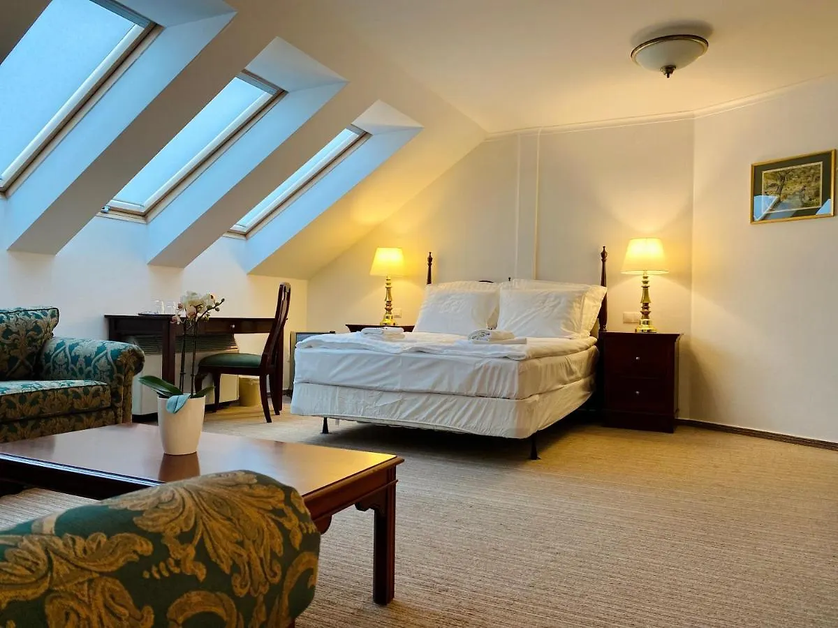 Opera16 Guestrooms Будапешт Гостевой дом