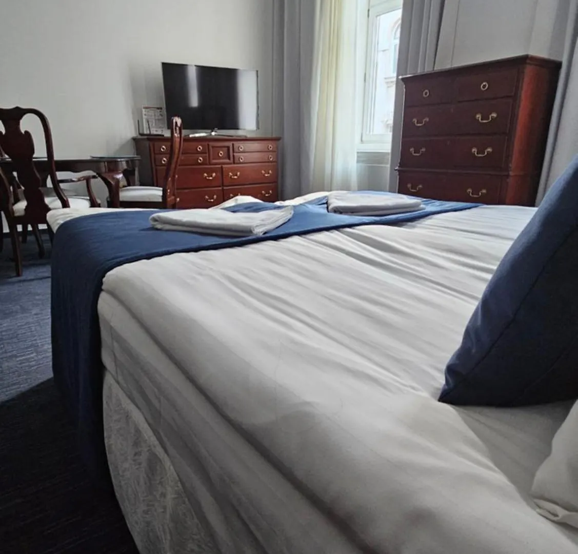 Opera16 Guestrooms Будапешт Венгрия